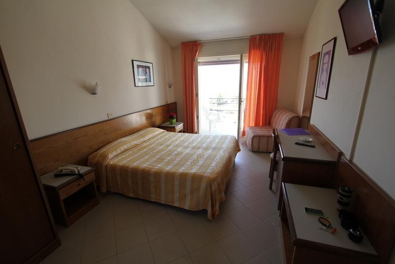 Hotel Montecarlo Camaiore Ruang foto