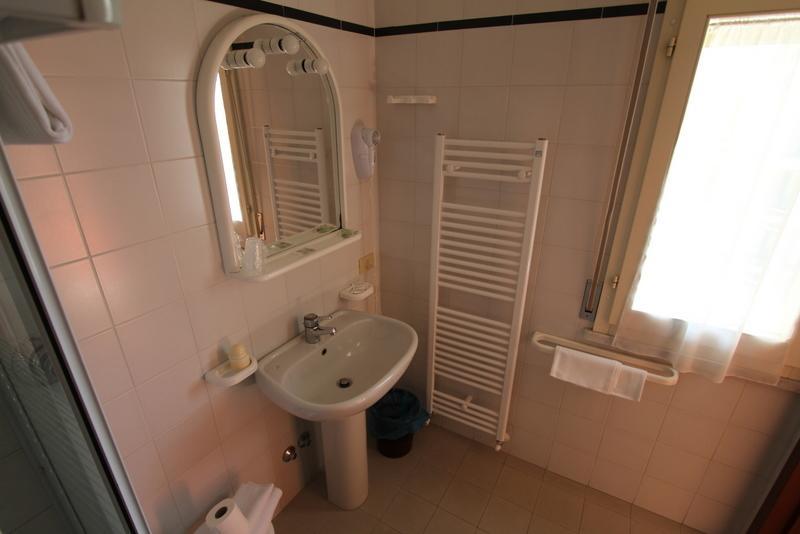 Hotel Montecarlo Camaiore Bagian luar foto