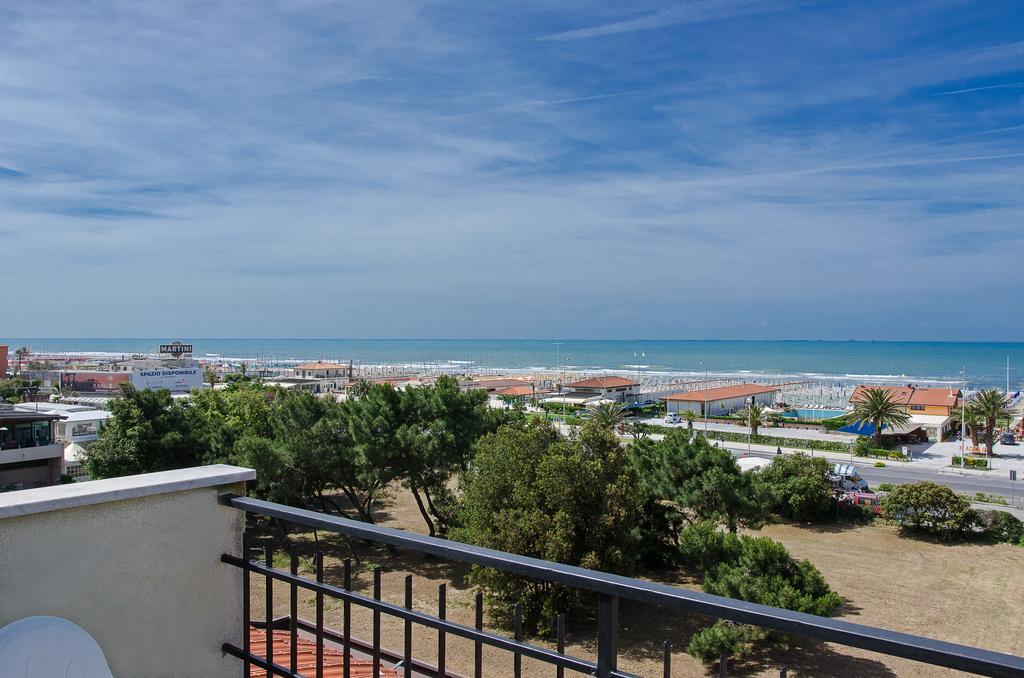 Hotel Montecarlo Camaiore Bagian luar foto