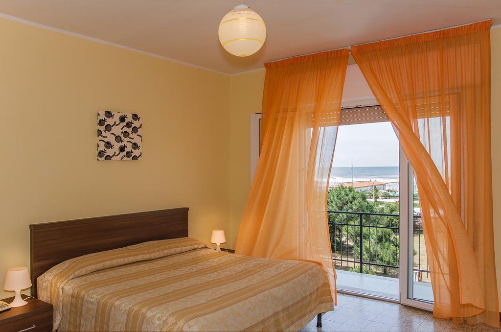 Hotel Montecarlo Camaiore Bagian luar foto